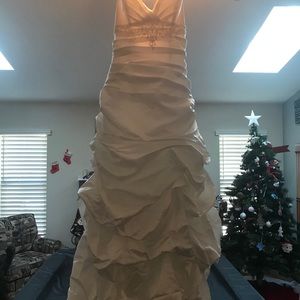David’s bridal wedding dress